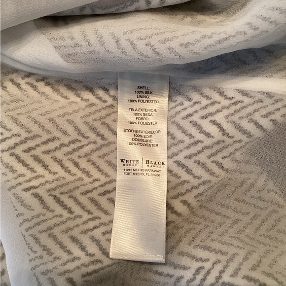 White House Black Market 100% Silk Floral Top Size S - Picture 10 of 10